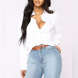 🔥SIZE XS BRAND NEW BUTTON UP WHITE BLOUSE🔥